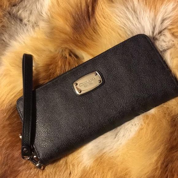 MK wristlet wallet - Picture 1 of 5
